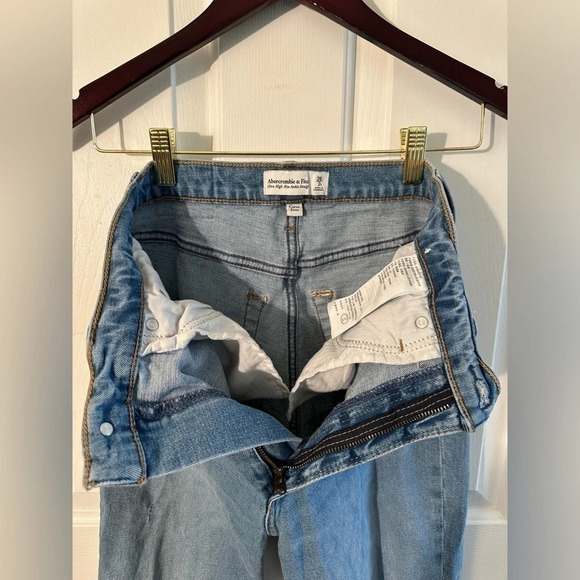 ABERCROMBIE & FITCH CURVE LOVE 26 Ultra High Rise Ankle Straight Destroyed Jeans - Picture 8 of 10